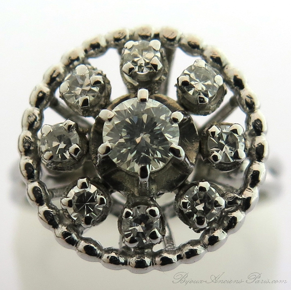 Bague fleur circulaire platine diamants 1666
