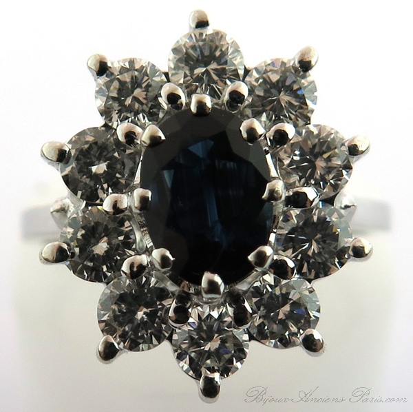 Bague marguerite ovale saphir diamants 1693