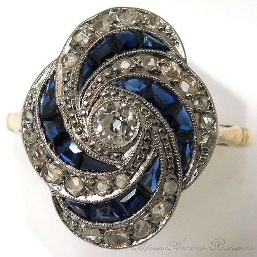 Bague tourbillon diamants pierres bleues ancienne 1748