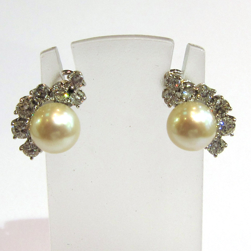 Boucles d'oreilles or blanc perles de culture diamants 124