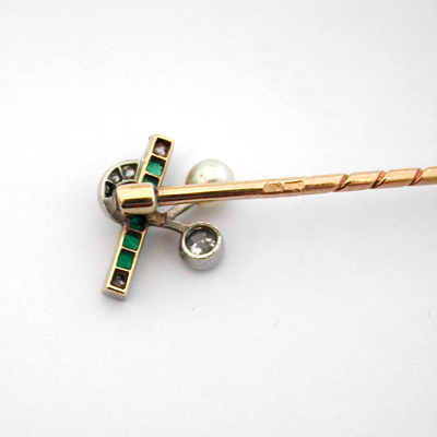 Epingle de cravate 105 – Or platine émeraudes diamants perle fine