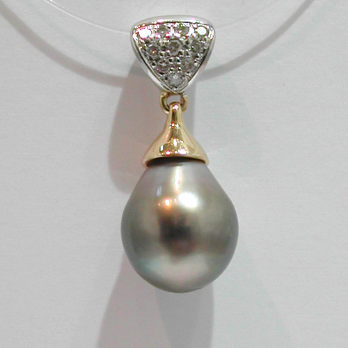 Pendentif en or perle de culture grise et diamants 137